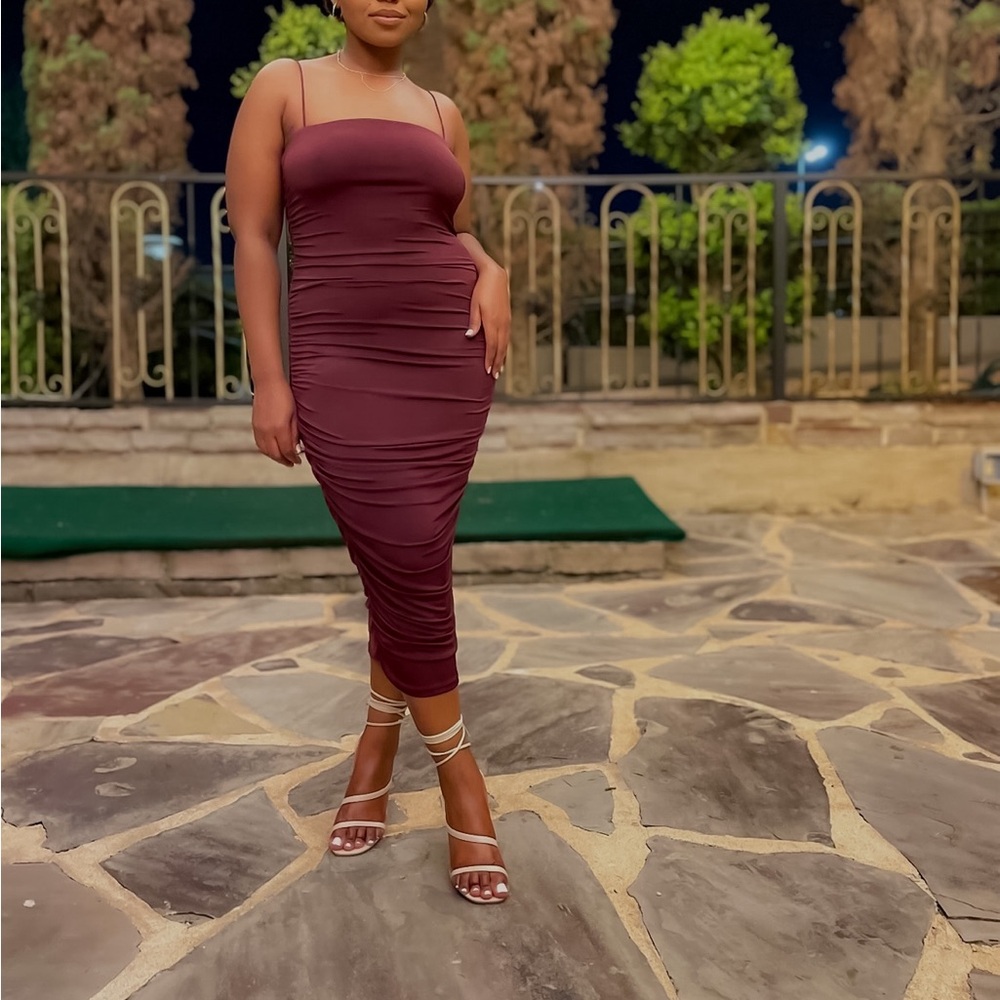 Windsorstore Burgundy Mid Dress